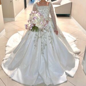CINAR MODA wedding dress & veil